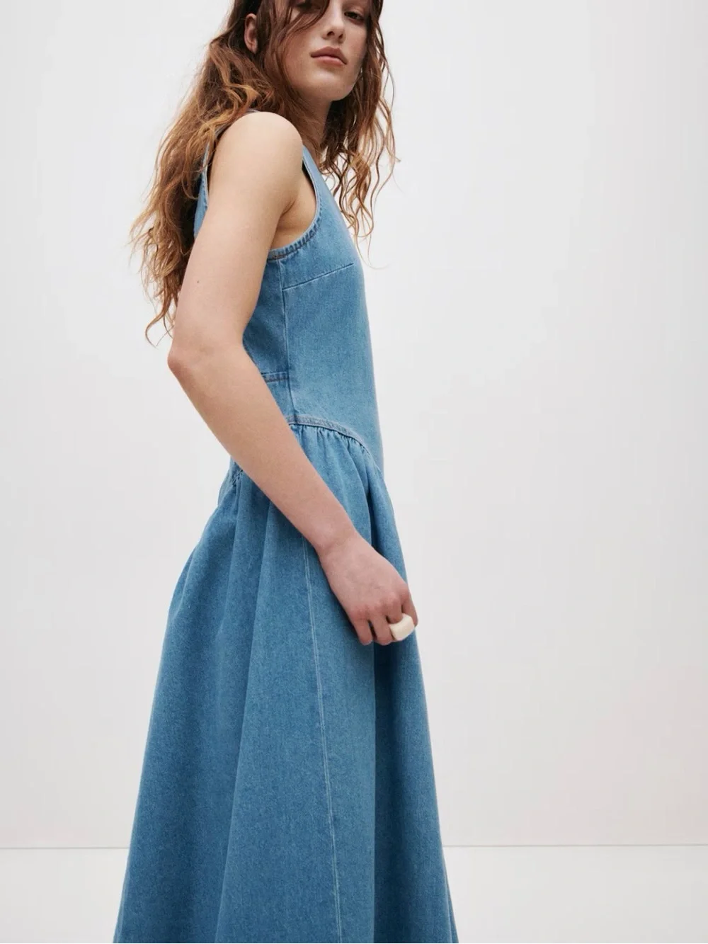 H & M Open Back Sleeveless Blue Denim Midi Dress - Picture 3 of 6